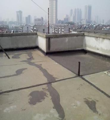 友谊漏水维修 楼顶漏水是什么原因，楼顶漏水维修方法是什么?